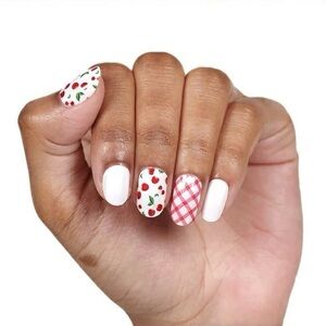 Color Street Nail Polish , Cherry Picked Polish Strips